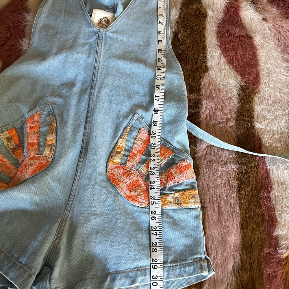 Chasing Unicorns Waiting for the Sun embroidered short denim overalls size M - Picture 13 of 17